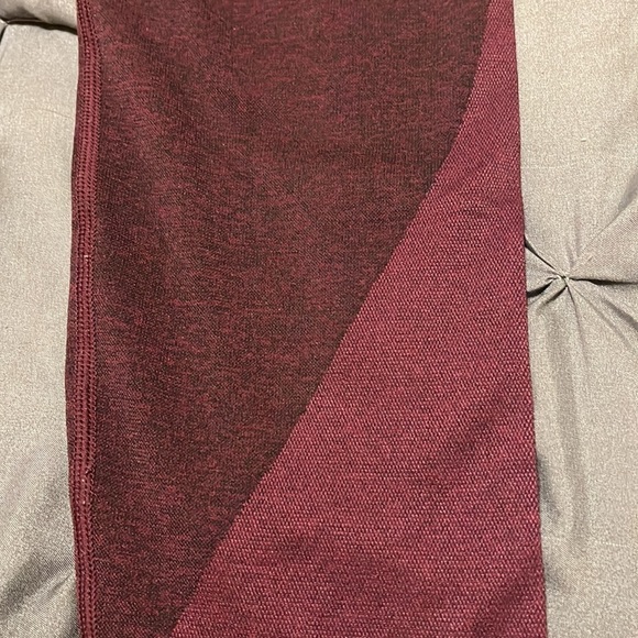 Victoria’s Secret Pink Seamless Work Out Tight Plum Purple Leggings Small - Picture 5 of 6